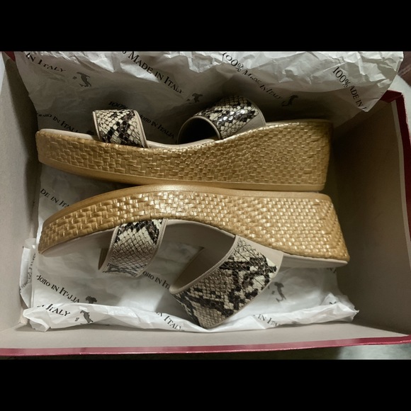 Tuscany by Easy Street Wedges - Picture 5 of 8